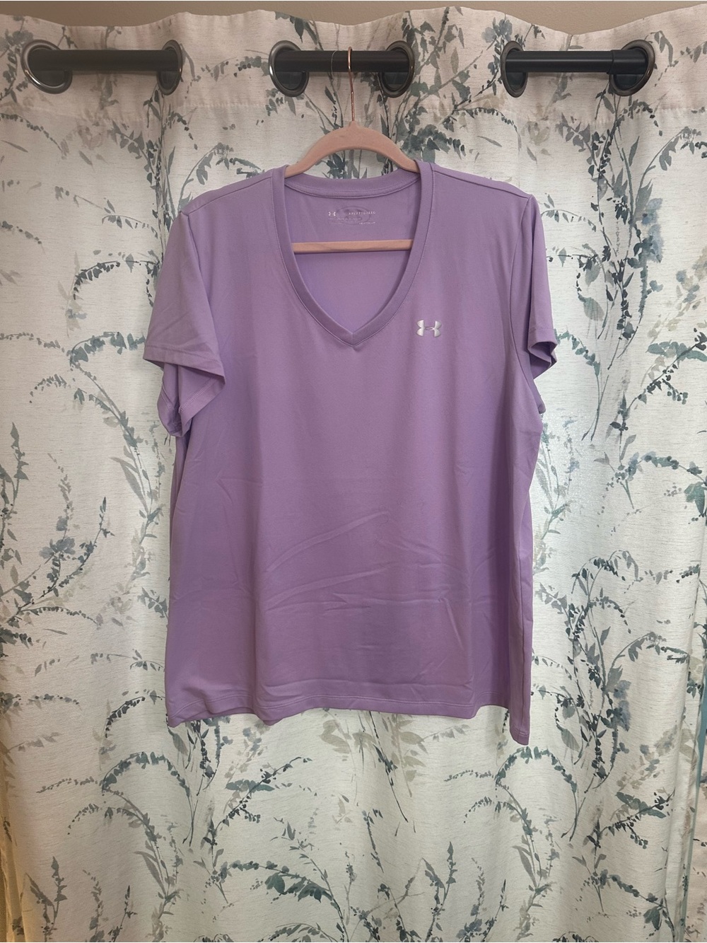 Under Armour Women’s Lavender V-Neck Athletic Tee